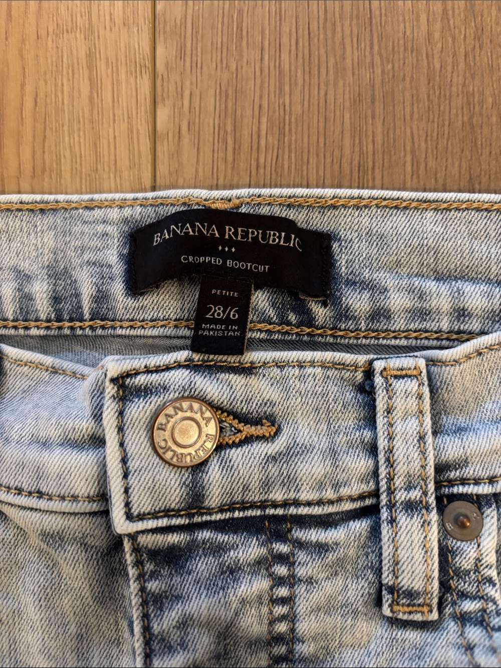 Banana Republic Cropped Bootcut denim jeans - Size 6/28 - Picture 2 of 3